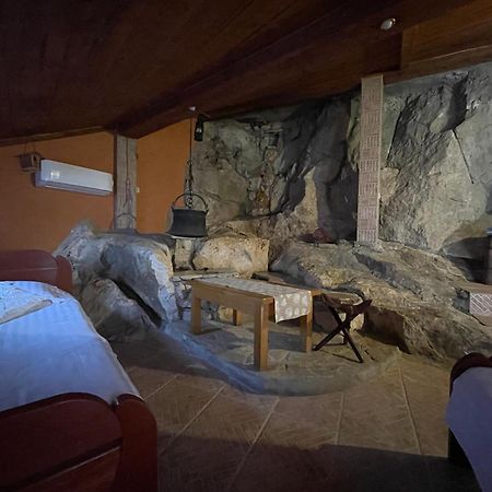 Cave Apartment Virpazar Exterior foto